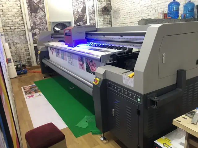 Báo Giá Máy In Uv Cuộn Cập Nhật Mới Nhất 2024: Tư Vấn Chi Tiết
