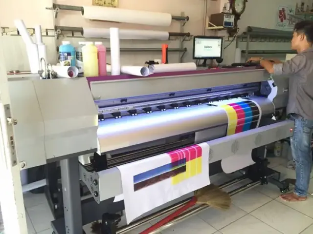 Hướng Dẫn Sử Dụng Máy In Phun Khổ Lớn Hiệu Quả & Khắc Phục Lỗi Cơ Bản
