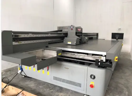 Giá Máy In Uv Trên Mọi Chất Liệu: Báo Giá & Lựa Chọn Tối Ưu