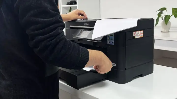 Khắc Phục Lỗi Máy In Báo Hết Giấy Khi Vẫn Còn Giấy: Nguyên Nhân & Cách Xử Lý Hiệu Quả